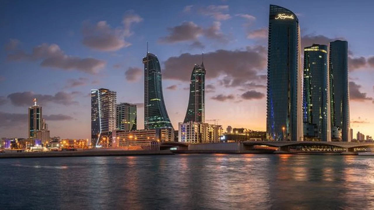 طقس البحرين.. رياح شمالية غربية تغير درجات الحرارة وفرص لظهور سحب غائمة جزئيًا